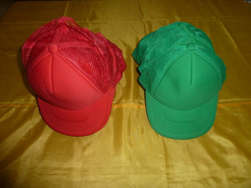 帽子赤色１２個緑色１０個計２２個