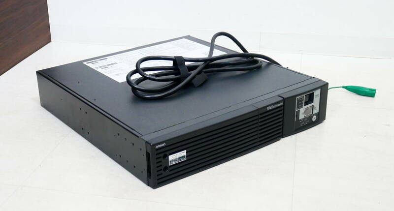 ▲(R511-B283)現状品 外観美品 OMRON オムロン 無停電電源装置 UPS BU100RW 1000VA 800W 100V 常時インバータ給電方式