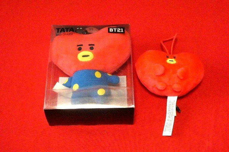 BTS　BT２１　TATA　BAGCHARM　バッグチャーム　ぬいぐるみストラップ