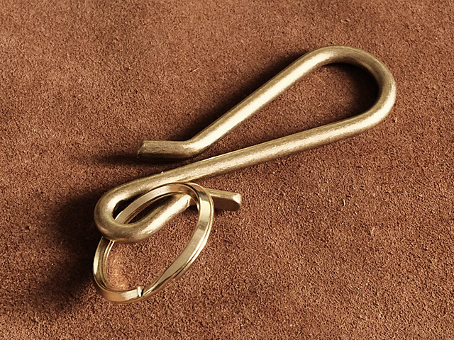 真鍮 丸線 ツリバリキーホルダー (三角押し二重リング）釣り針 フック かぎ針 キーリング ゴールド ベルトループ ブラス キーチェーン