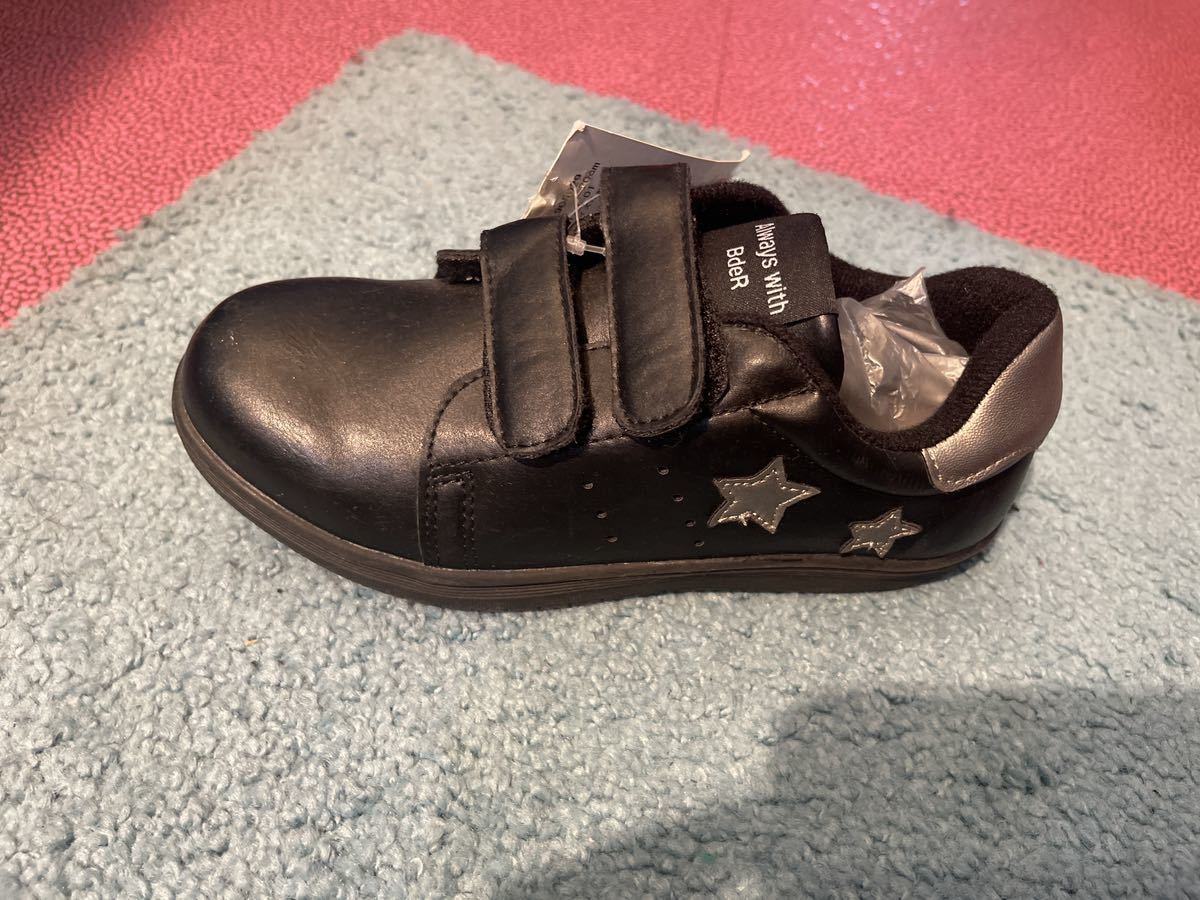 新品　アウトレット品　キッズ　合皮スニーカー　20センチ　bebe