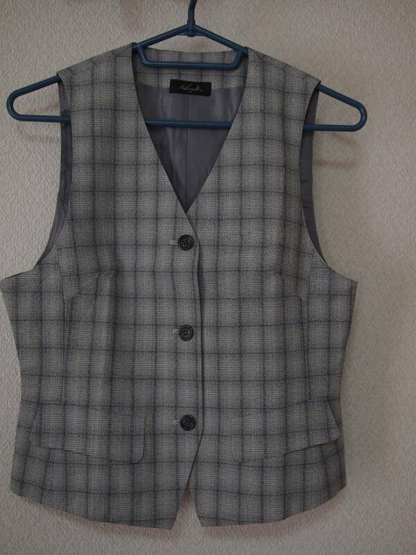 新品事務服　制服　ベスト 9号　最安送料185円　0918