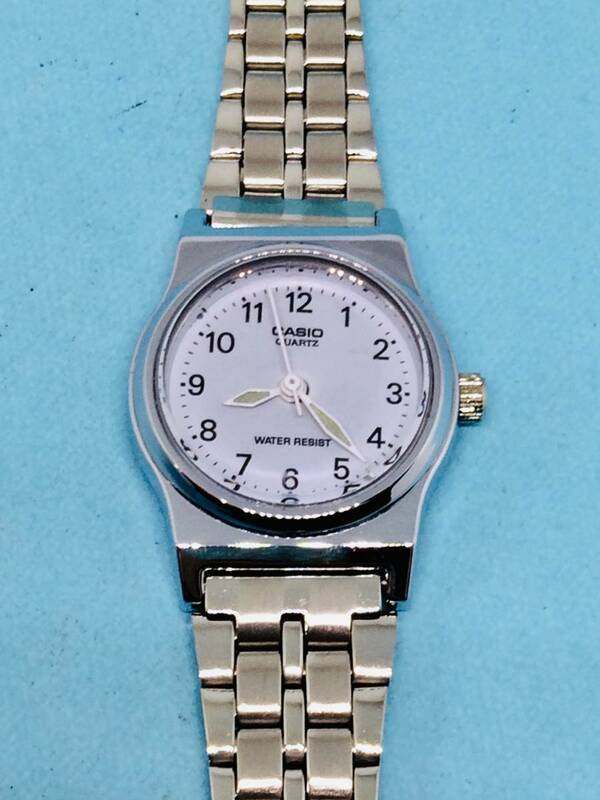 (A58)カシオ(*'▽')CASIO・LQ-333（電池交換済み）シルバー・レディス腕時計USED（送料全国一律185円)シンプルな時計です。