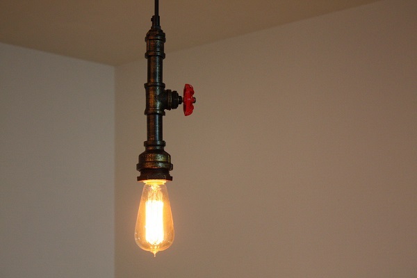 インダストリアルランプ水道管 金色　エジソン電球一個付け　新品　引っ掛けシーリングタイプ ワンタッチで簡単設置