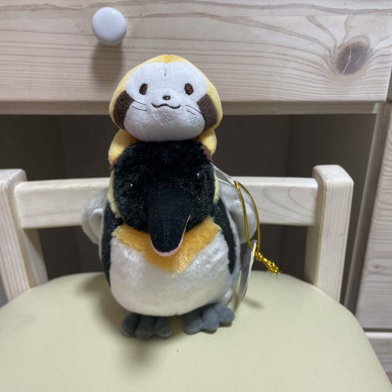 ★新品★ラスカル　キングペンギン　のっかりマスコット　ぬいぐるみ　アライグマ