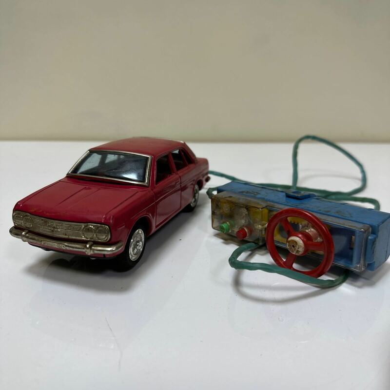 A185 昭和レトロ　当時物　新生機器　ブリキ　玩具　オモチャ　リモコンカー　日本製　旧車