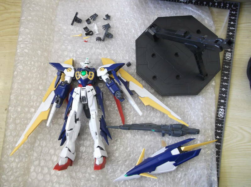 プレミアムバンダイ 限定カラー MG 1/100 ガンダムフェニーチェリナーシタアルバ 組み立て済み 現状渡し品