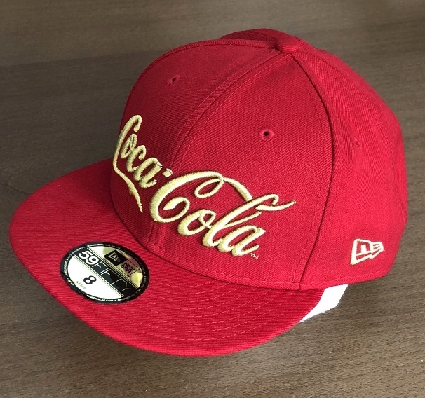 COCA COLA ニューエラ CAP 赤 キャップ 金色 刺繍 コカ コーラ COKE 企業モノ コラボ グッズ や コレクター アイテム 好きに も NEWERA