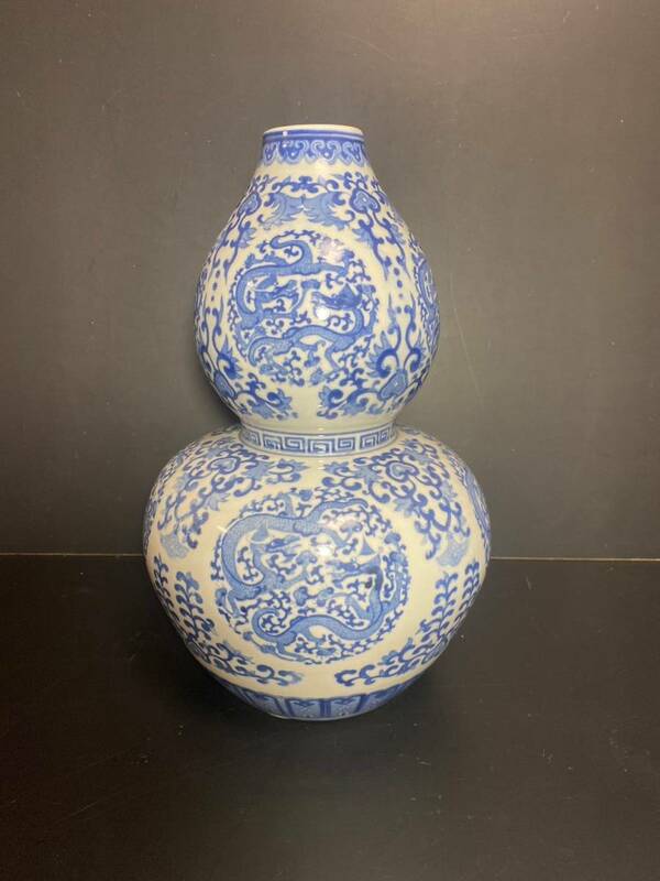 中国文物 古瓷 収集家の放出品 清代團龍花卉紋葫蘆瓶 