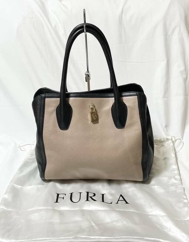 FURLA フルラ 本革製　レザー ハンドバッグ　ショルダーバッグ 　鍵型チャーム 保存袋付き　　