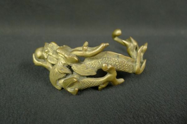W833 銅製龍文鎮 細密彫刻 置物 金属工芸 韓国美術 重量約144g/60