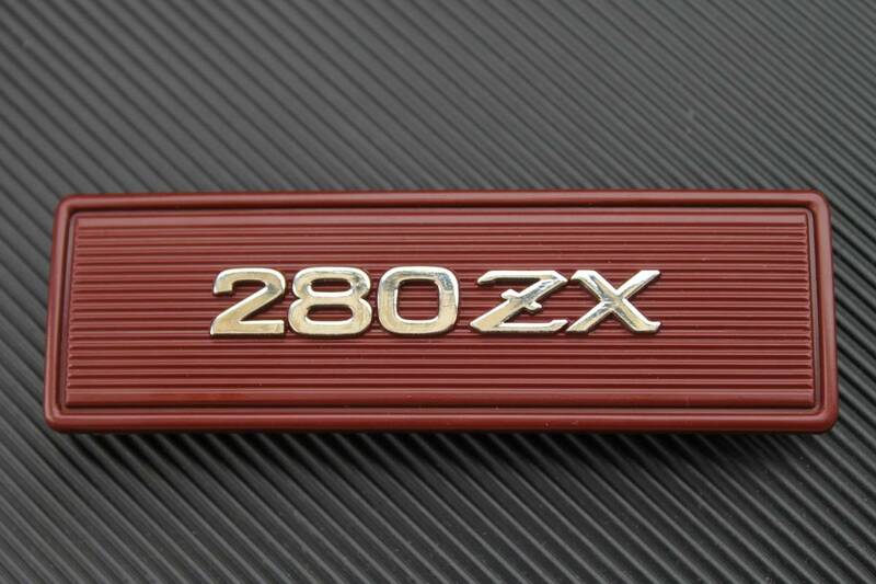 フェアレディZ S130Z 280ZX コンソール エンブレム オーナメント 【280ZX】赤 レッド DATSUN 280ZX 純正 未使用 96948-P7112 絶版