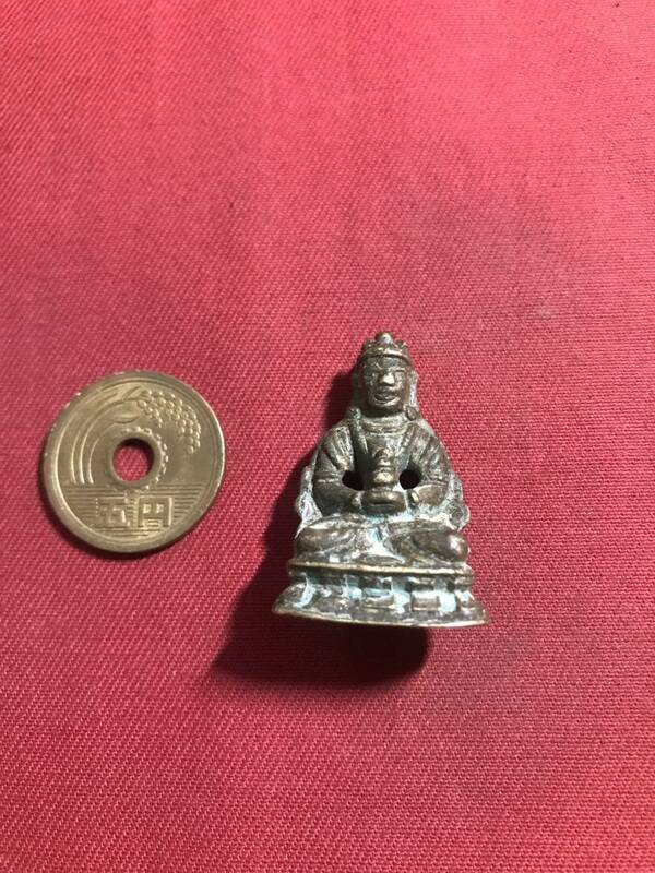仏像　　銅製　　時代物　　　仏像　　　珍しい　　小さい