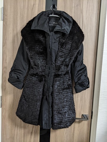 【送料無料】A892　ミンク　fontani　イタリア製　中綿　コート　ブルゾン　前立て　毛皮　リアルファー　軽い　黒　ダウン風コート
