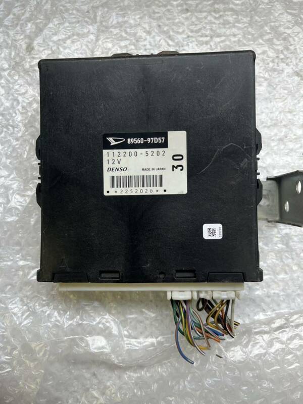 ハイゼット トラック S200P エンジンコンピューター ECU EF-VE W09 89560-97D57 112200-5202 30 AT 2WD ダイハツ 中古