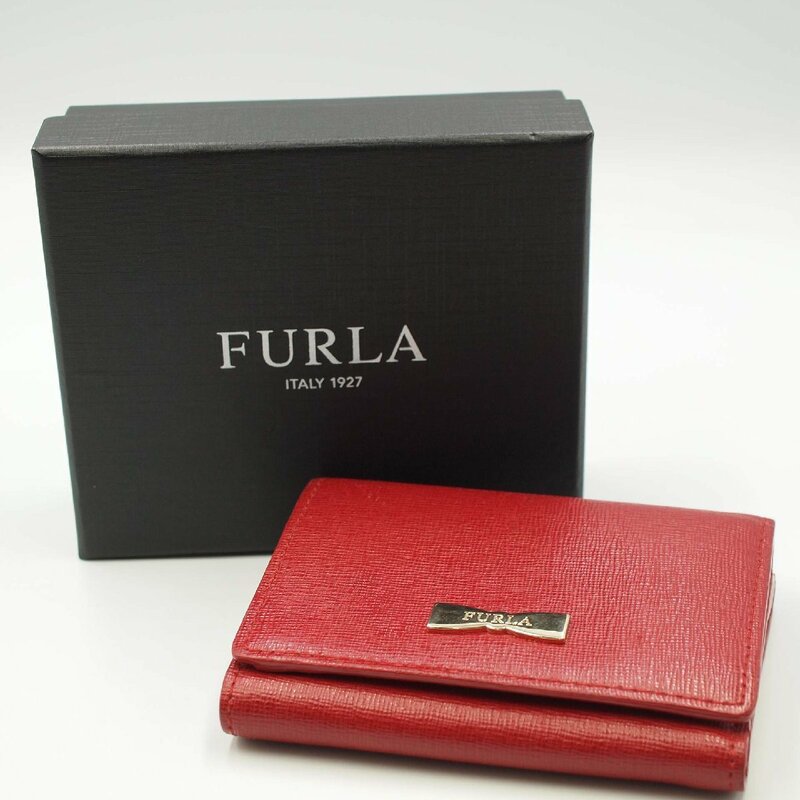 FURLA 三つ折りコンパクトウォレット ＜財布＞ フルラ レザー レッド ブランド レディース 折り畳み カードケース コインケース