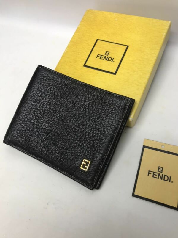 【ほぼ未使用】フェンディ　fendi 二つ折り財布 レザー 鹿革　黒　ゴールドカラー金具　FFロゴ　男女兼用