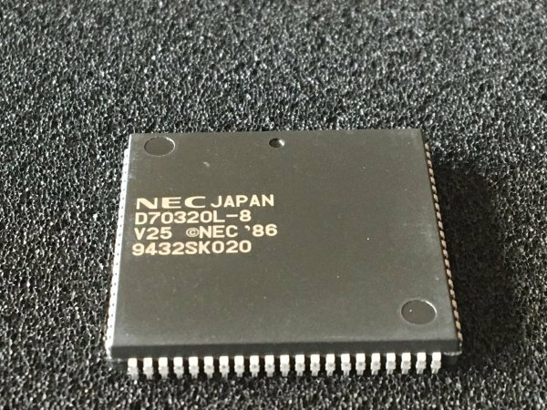 【電子部品】V25CPU　NEC D70320L-8 未使用　1個