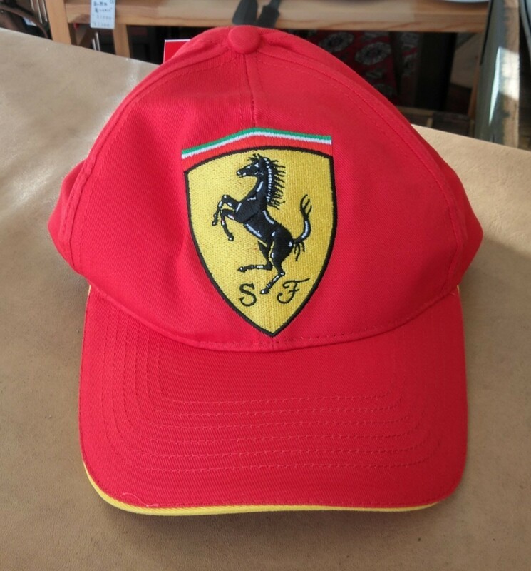 Ferrari　OFFICIAL LICENSED PRODUCT　フェラーリ　キャップ　帽子　刺繍ロゴ　非売品　未使用品