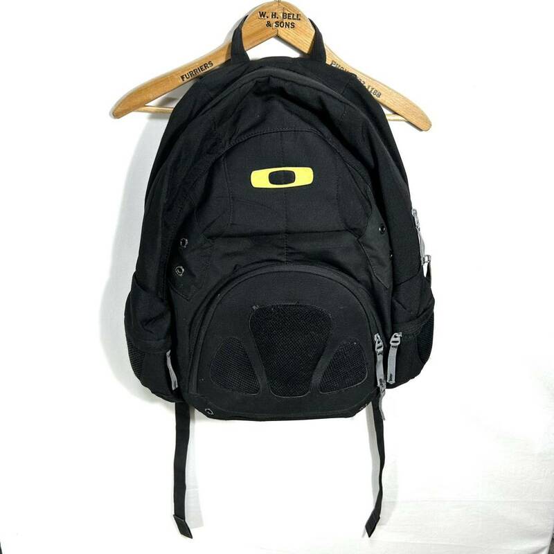 ■ 2011年製 OAKLEY Service Pack Backpack BAG バックパック リュック バッグ 古着 ブラック 黒 オークリーY2K テック系 アウトドア ■
