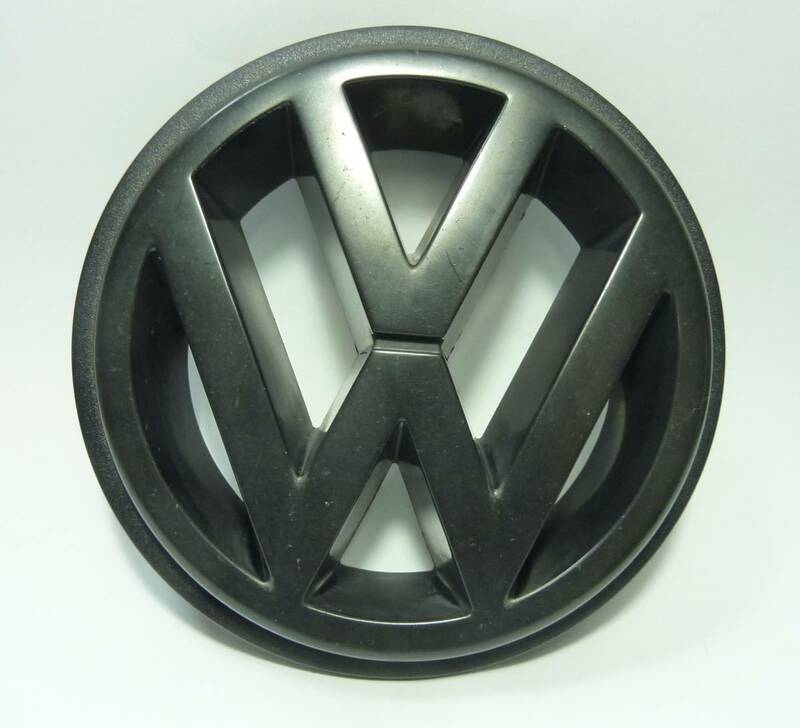  VW 純正 エンブレム 323853601 ドイツ製　詳細不明ですがゴルフ2＆3用フロントエンブレムのようです。グリルバッジ GOLF ワーゲン GTI等に