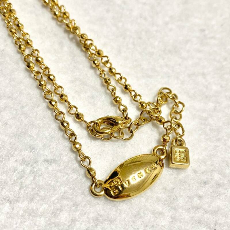 givenchy vintage ネックレス　ヴィンテージ　necklace ゴールドカラー　ジバンシー　accessory jewelry アクセサリー　プレート