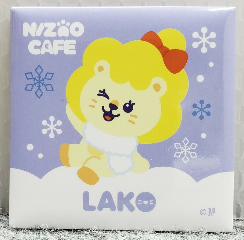 N/ NIZIU NIZOO CAFE 2nd ラコ LAKO マコ MAKO スクエア缶バッジ 缶バッチ ニズー