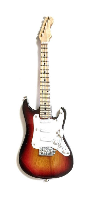 ミニチュアギター15 cm。ミニ楽器