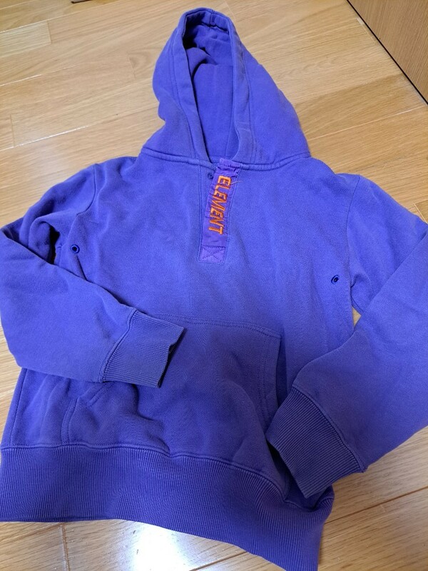 エレメント　トレーナー 男の子 パーカー　130　冬　１３０　子供　服　紫色の服