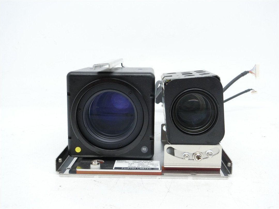中古品　 HITACHI CAMERA KP-FM220WCL/MOTORIZED ZOOM LENS VZ2465R IR PZFI　現状品　送料無料