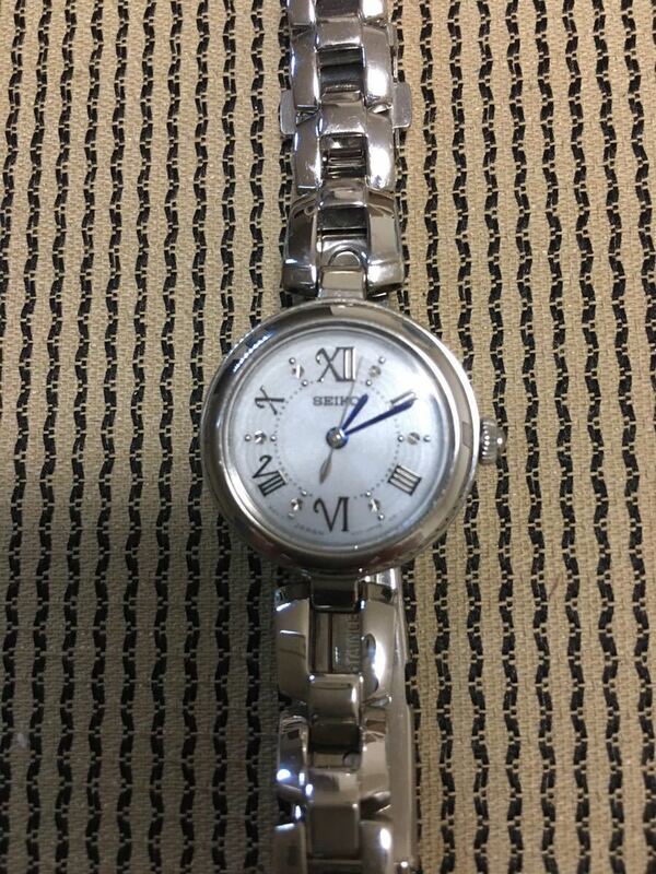 SEIKO ソーラークォーツ腕時計 アナログ ステンレス シルバー ホワイト V117-0CT0 レディース
