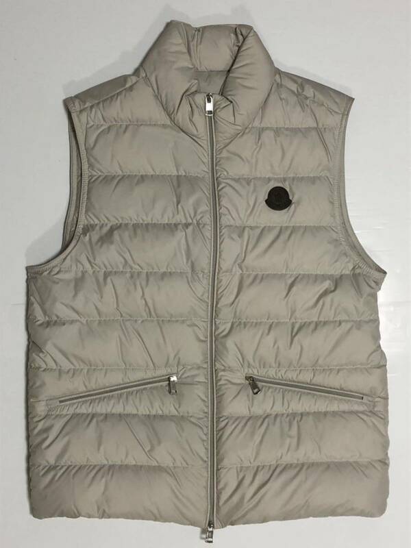 新品同様 現行 最新モデル MONCLER TREOMPAN GILET モンクレール ライト ダウンベスト 国内定価 146300円 レザー ワッペン