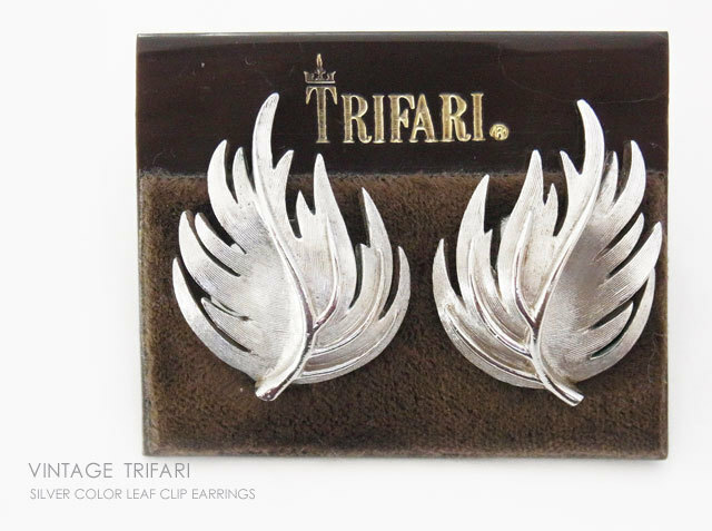 ★SALE★ヴィンテージ TRIFARI （トリファリ）リーフのシルバーカラークリップイヤリング/コスチュームジュエリーアンティークレトロ