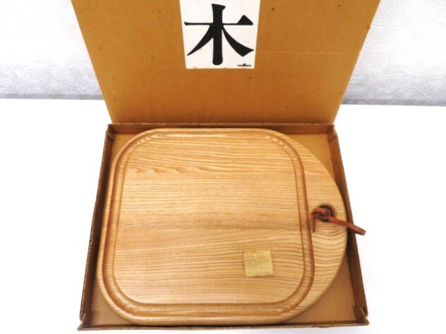 [l004] 未使用 東京クリエイト TOKYO CREATE 木 カッティングボード まな板 天然木 箱付き おしゃれ 木製