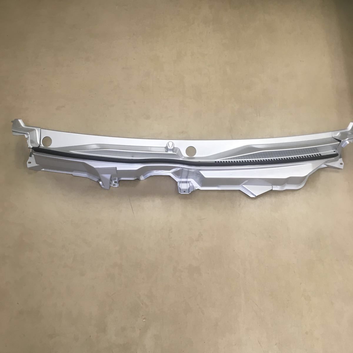 DA17　エブリィ カウルトップ パネル★ スズキ純正色Ｚ２Ｓシルバーメタリック塗装済み★新品購入後　塗装　未使用品★