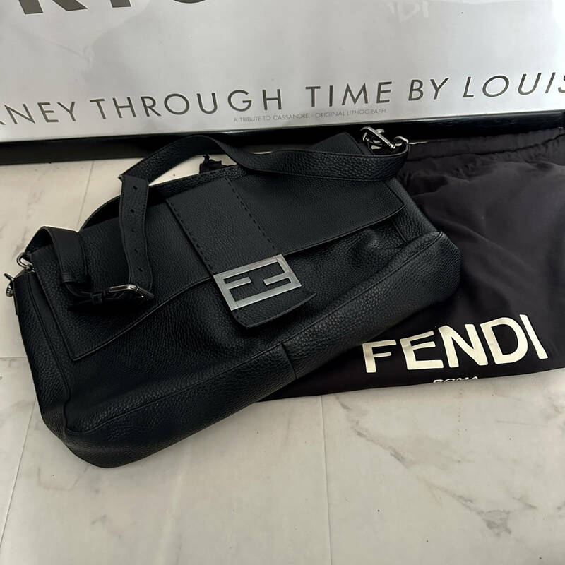 【即決/即納】！巨大サイズ！FENDI フェンディ BAGUETTE XL バゲットXL オールレザー マンマバケット メンズ レディース 付属品完備 