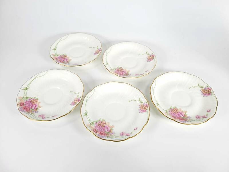 【中古美品】NARUMI　ナルミ　BONE CHINA　JAPAN　金彩　花柄　ソーサー５点　西洋磁器　コーヒー