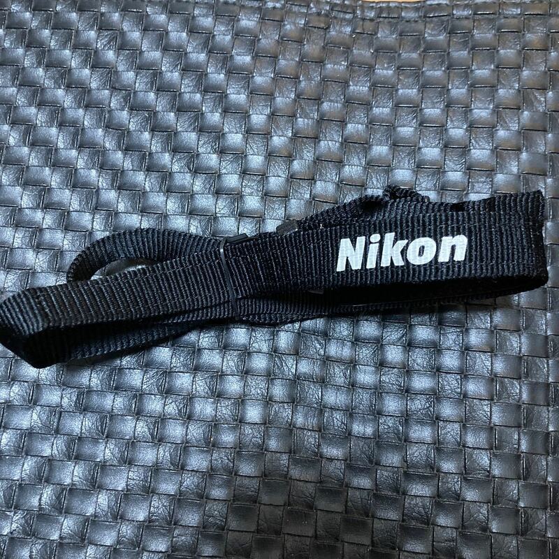 【新品未使用・送料無料】Nikon ニコン ストラップ 幅細　黒 10