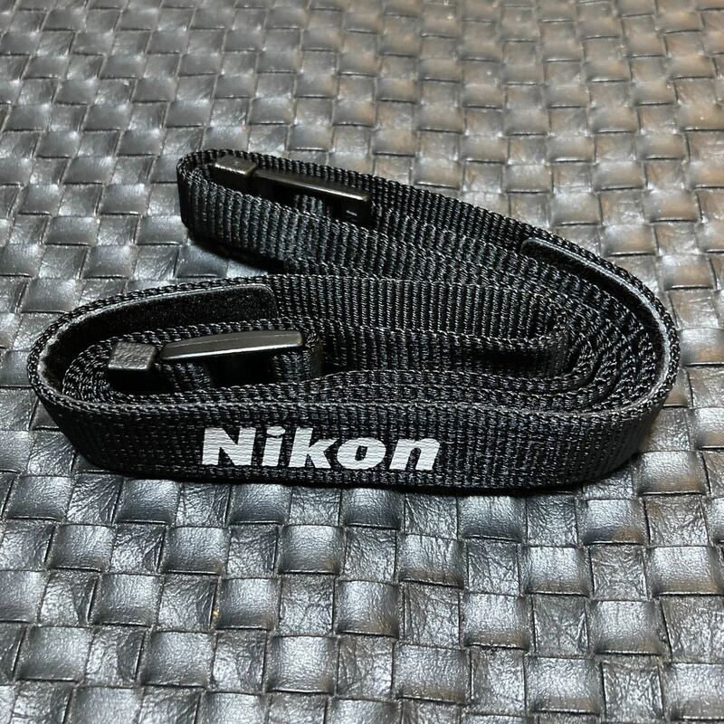 【新品未使用・送料無料】Nikon ニコン ストラップ 幅細　黒 8