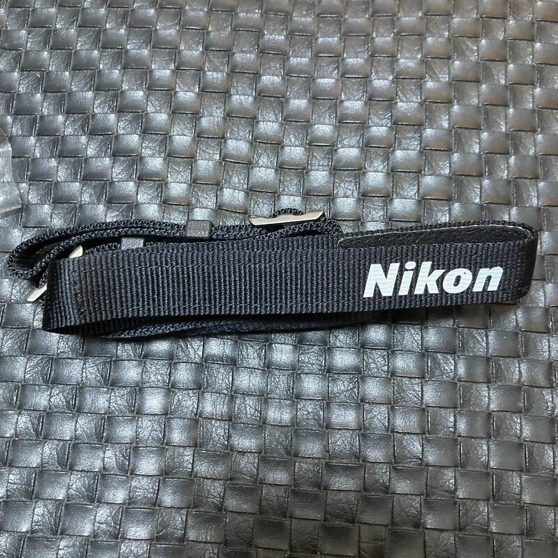 【新品未使用・送料無料】Nikon ニコン ストラップ 幅細　黒 2