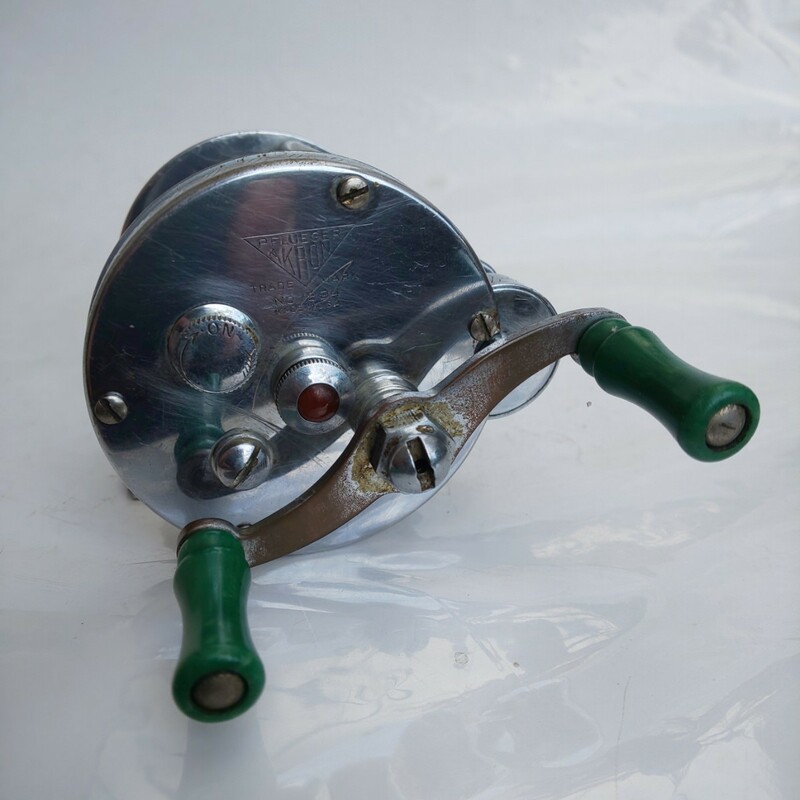 vintage pflueger AKRON no.1894 old reel USA バス ダイレクトリール フルーガー アクロン shakespeare south bend langley heddon zebco