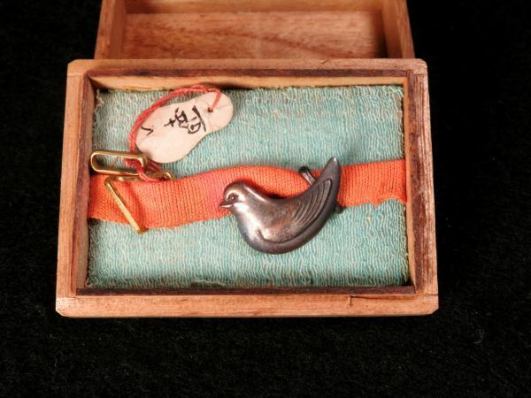 【6337】和装小物　大正～昭和　オリジナル　銅製　鳩　彫金　帯留（初品・買取品）