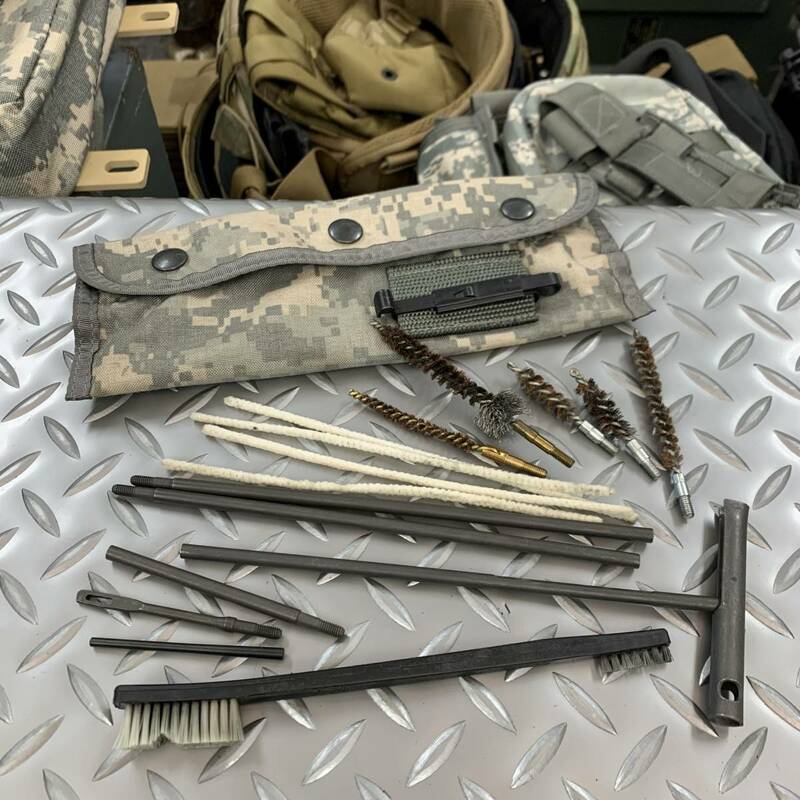 米軍実物 ARMY UCP M4/5.56mm Weapons Cleaning Kit クリーニングキット fn colt ar