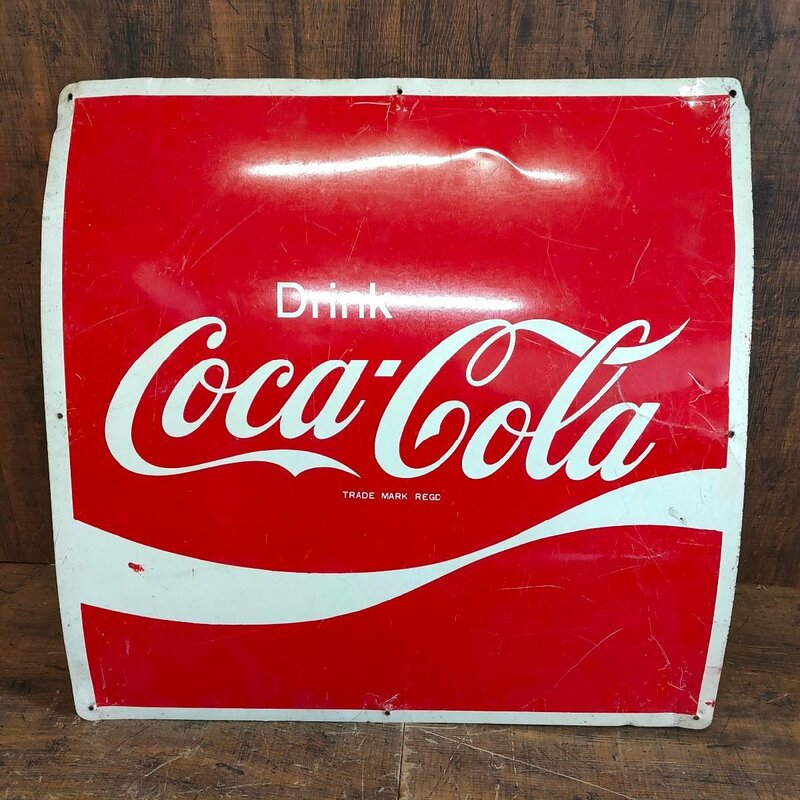 コカ・コーラ Drink Coca-Cola TRADEMARK REGD ホーロー看板 60cm×60cm 鉄板 昭和レトロ　1130014/SR4L