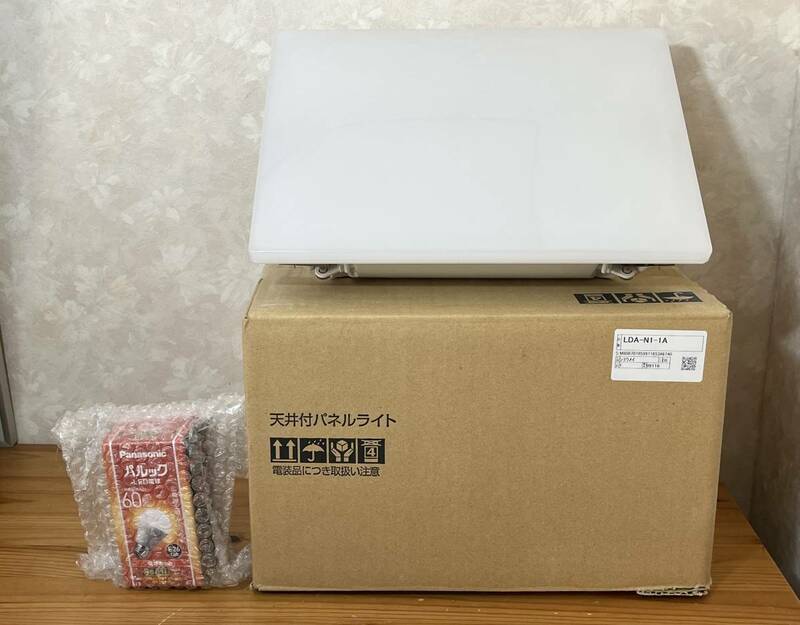 未使用 リクシル LIXIL LDA-N1-1A 天井付パネルライト LEDランプ60W形 LED電灯器具 防湿形 LED電球 電球色 浴室 LDA7L-G/K6 セット 1219-03