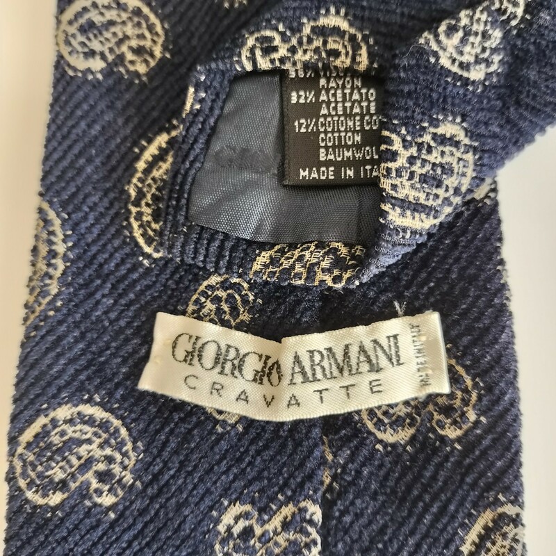 GIORGIO ARMANI(ジョルジオアルマーニ)紺色勾玉ネクタイ