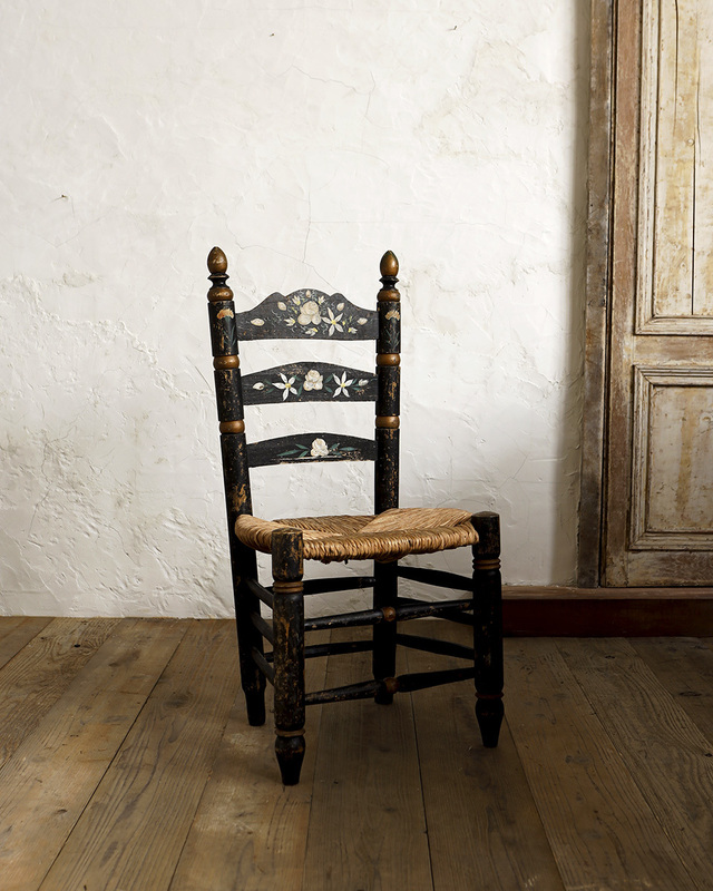jf02984 仏国*フランスアンティーク*家具 ナポレオン3世様式 ラッシュシートチェア ブラックペイント 花柄 黒塗装 キッズチェア 木製椅子