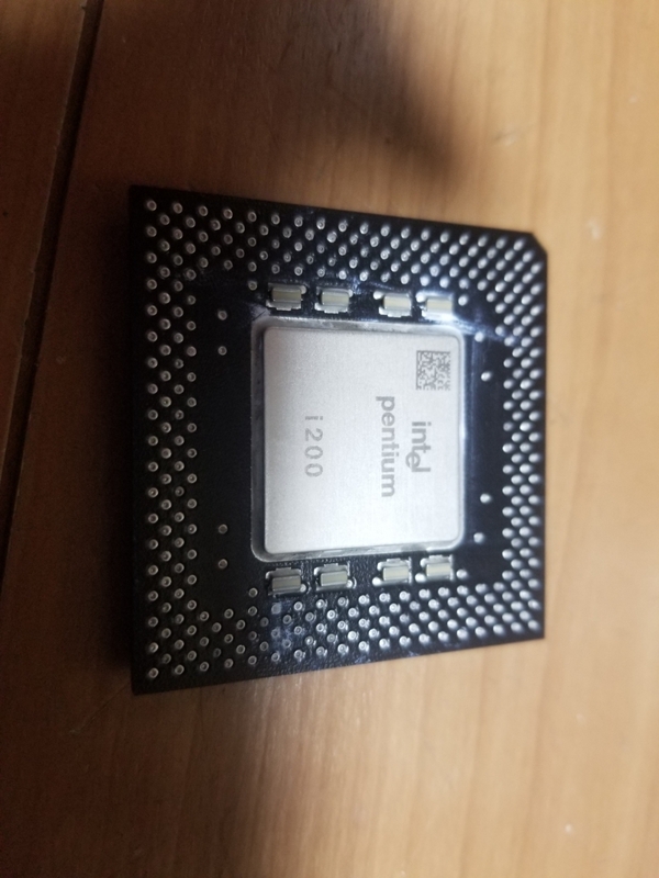 Intel Pentium 200MHz (SY045) ジャンク