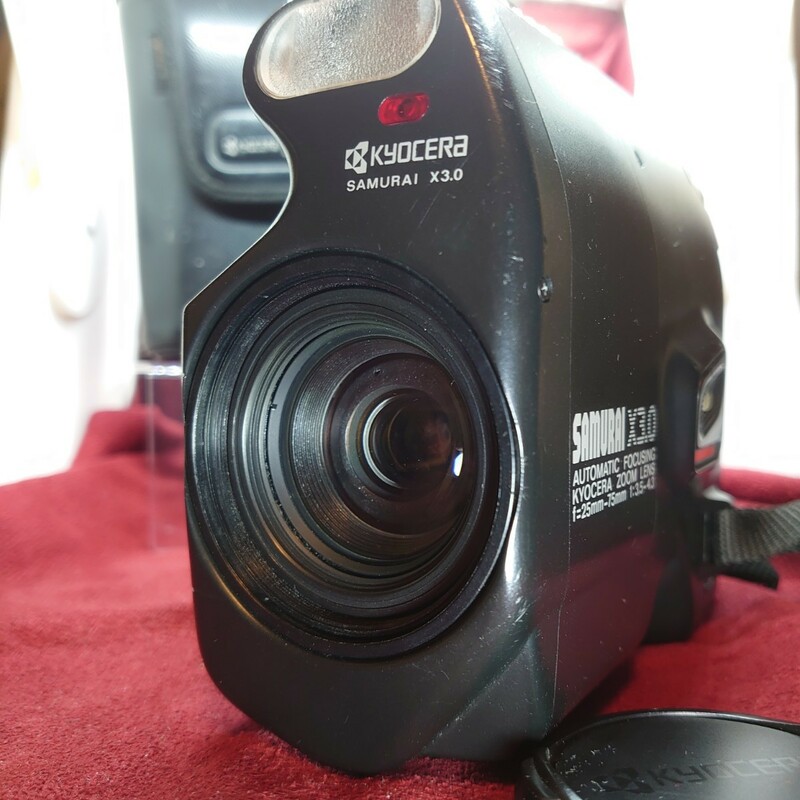 Q84【フラッシュ/シャッターOK】KYOCERA SAMURAI コンパクトフィルムカメラ 京セラ サムライ × 3.0 LENS F:3.5-4.3 25-75mm