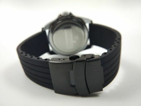 シリコンラバーストラップ 交換用腕時計ベルト Dバックル 黒Xブラック 24mm